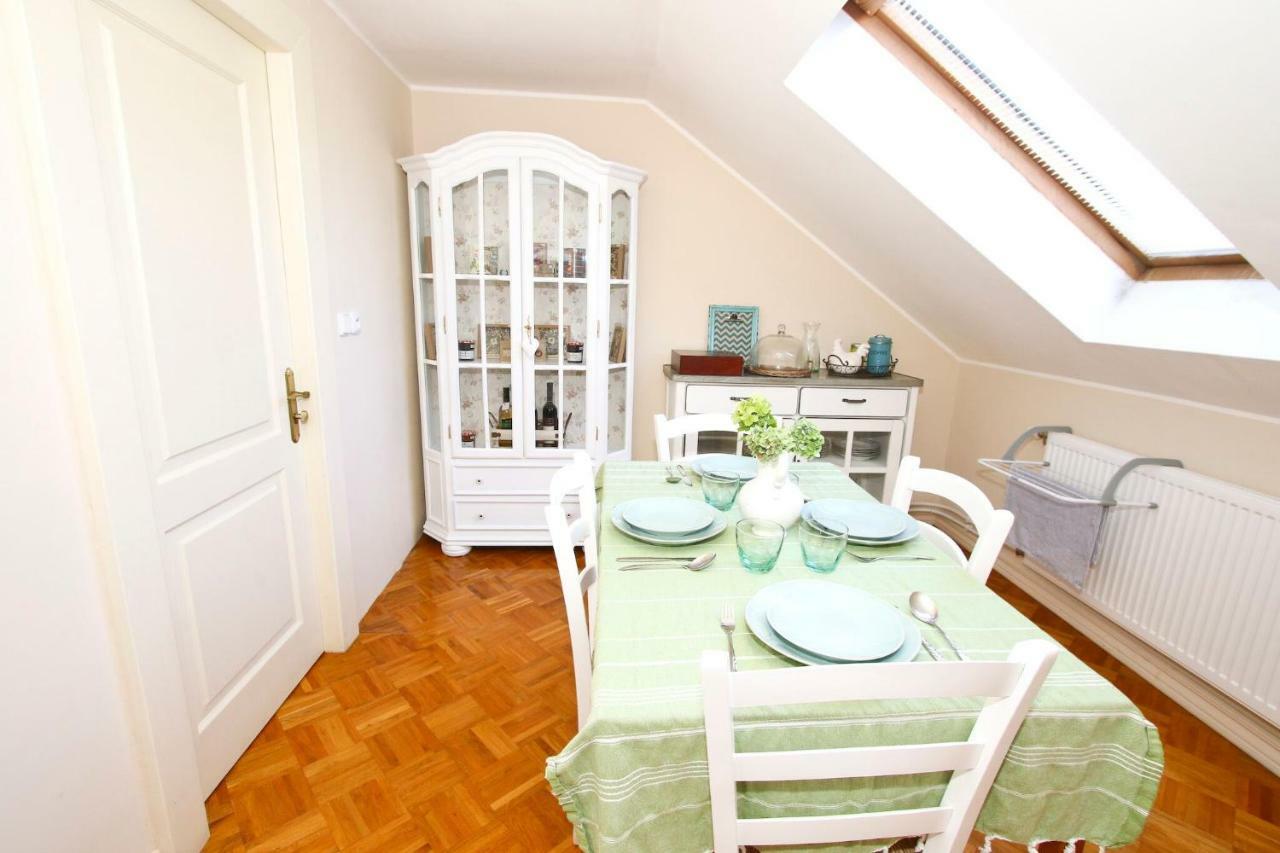 Apartman U Mluvicich Kamenu Stare Krecany Eksteriør billede